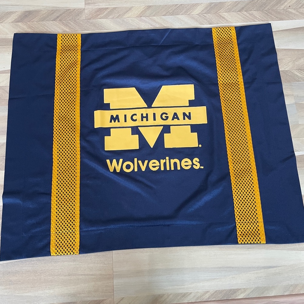 University of Michigan Wolverines Pillow Sham Sports Coverage Inc.